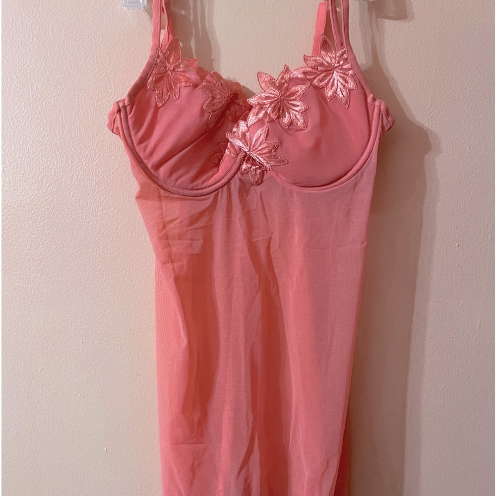 VICTORIA’S SECRET - NEGLIGEE/INTIMATE SET - Coral Pink (NWOT) - Never Worn